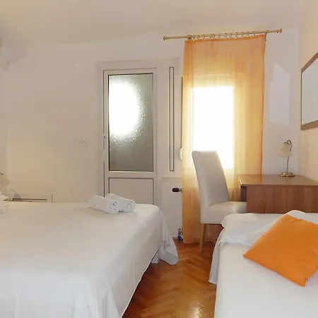 Duce 946a Apartamento