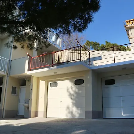 Duce 946a Apartamento *
